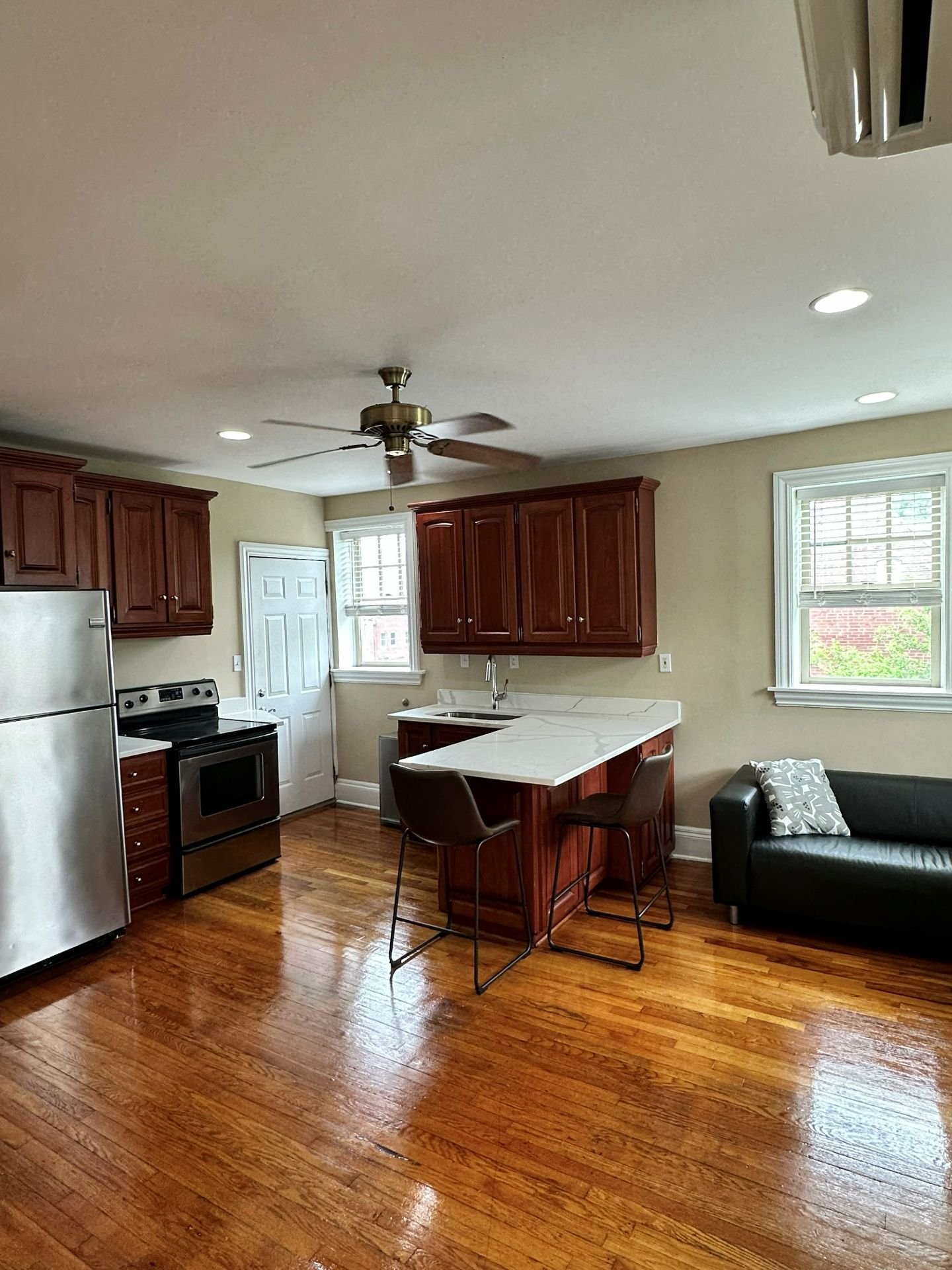 Unit 4236-3N — kitchen, alternate view